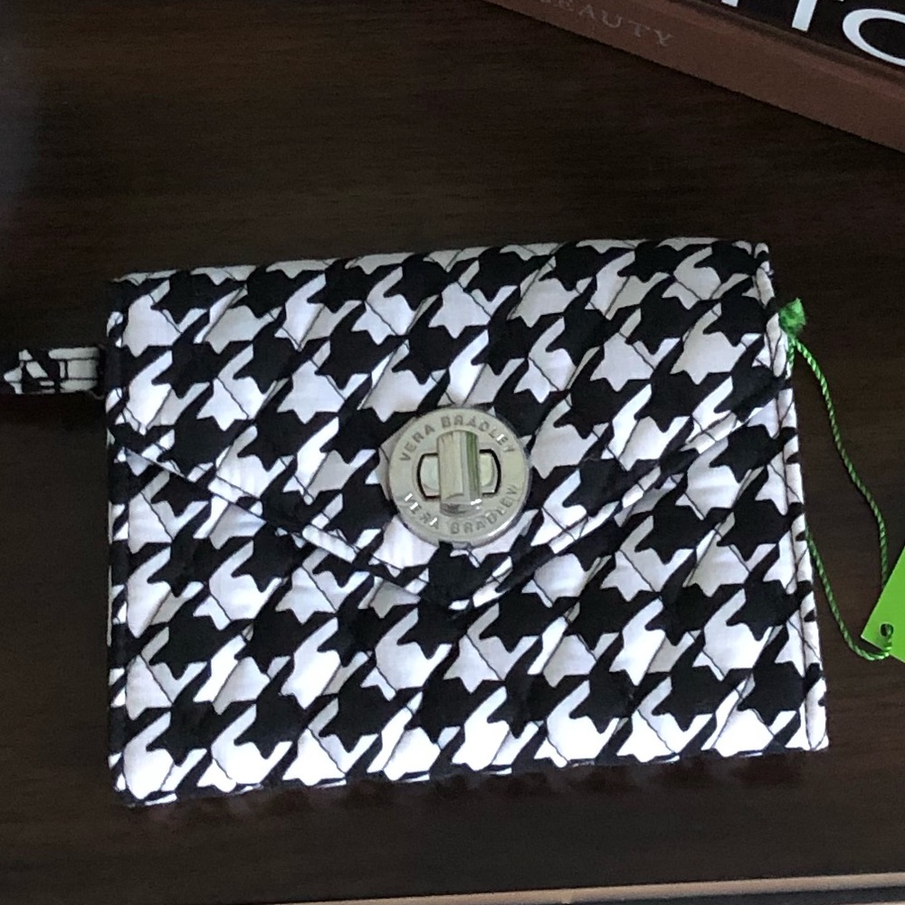 Vera Bradley houndstooth wristlet clutch
